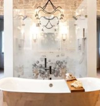 Large Wrap Around Shower Enclosure with Etched Glass Bubbles